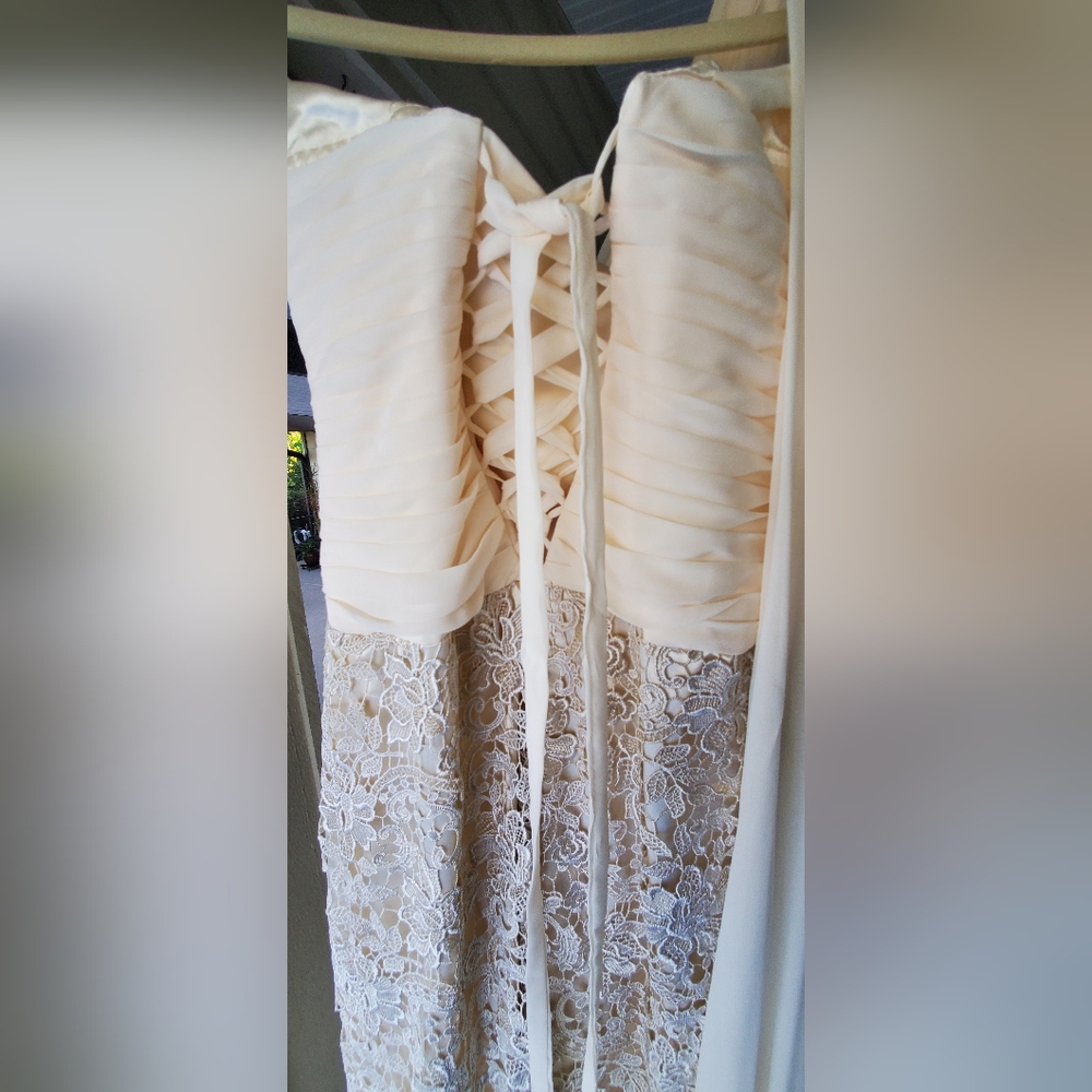 Women's Wedding Dress - Picture 5 of 16
